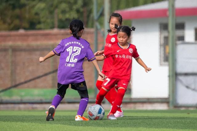 知名女歌手的演唱会宣告取消